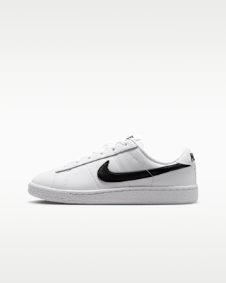 NIKE テニスシューズ NIKE公式】ナイキ テニス クラシック ジュニアシューズ.オンライン